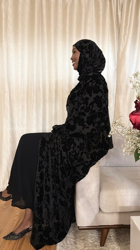 Anzàl– Two Looks. One Timeless Statement.